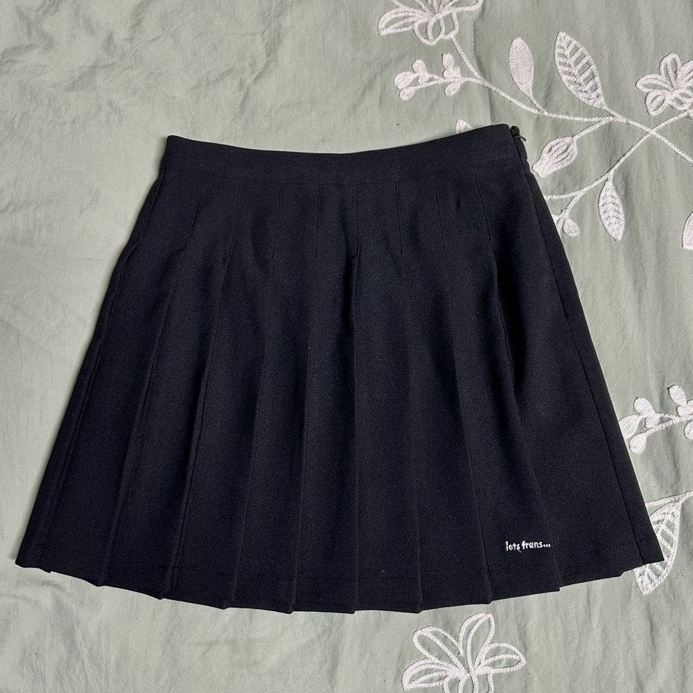 Black Pleated Mini Skirt (XS)